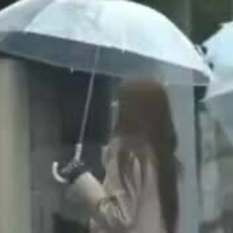ストーカーにねらわれちゃった美人ママ💓 どおなっちゃうのかなぁ❤
ママ友の集まりから帰り途中に知らないオトコに抱きつか