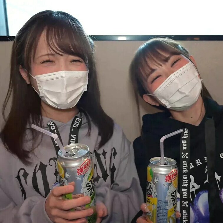 ト○横○ッズコスで陽葵ちゃんと木内さんが3P手コキ #1
♡┈┈┈┈┈┈┈┈┈┈┈┈┈┈┈♡
👭ふたりからのおねがい