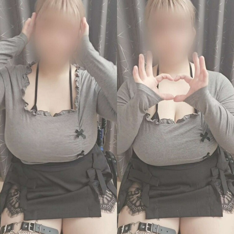 新しい服を買ったのでお披露目したかったんだけど、やっぱり自慢のおっぱいも見て欲しくてつい……🥹💕