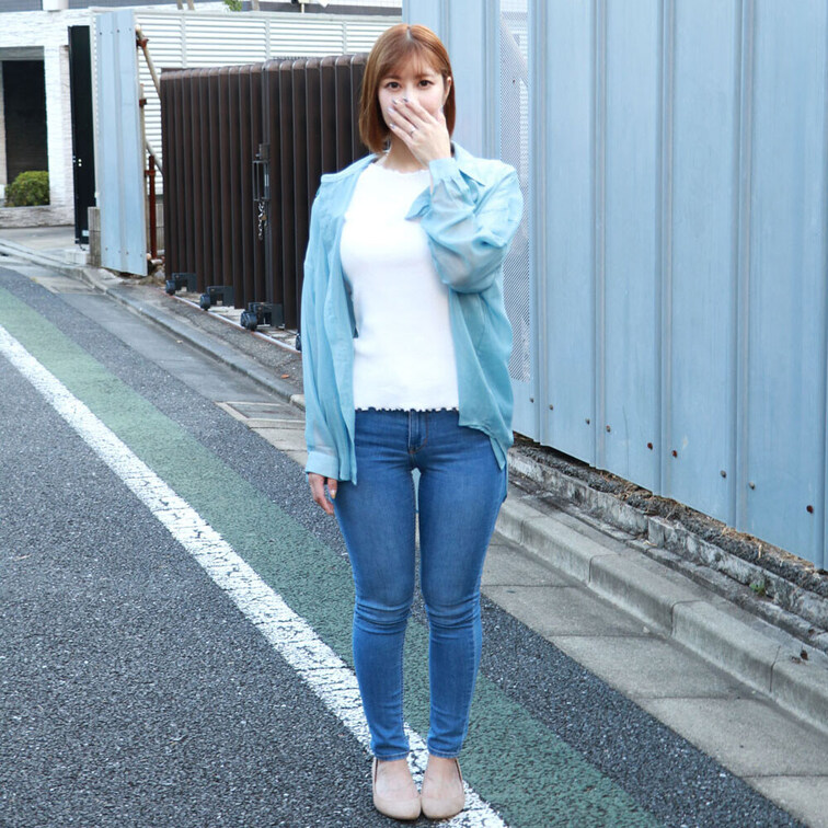 【顔出し】Hカップすごいくびれ奥様が旦那様の目の前で他人棒に感じまくるエロすぎる動画が撮れました
