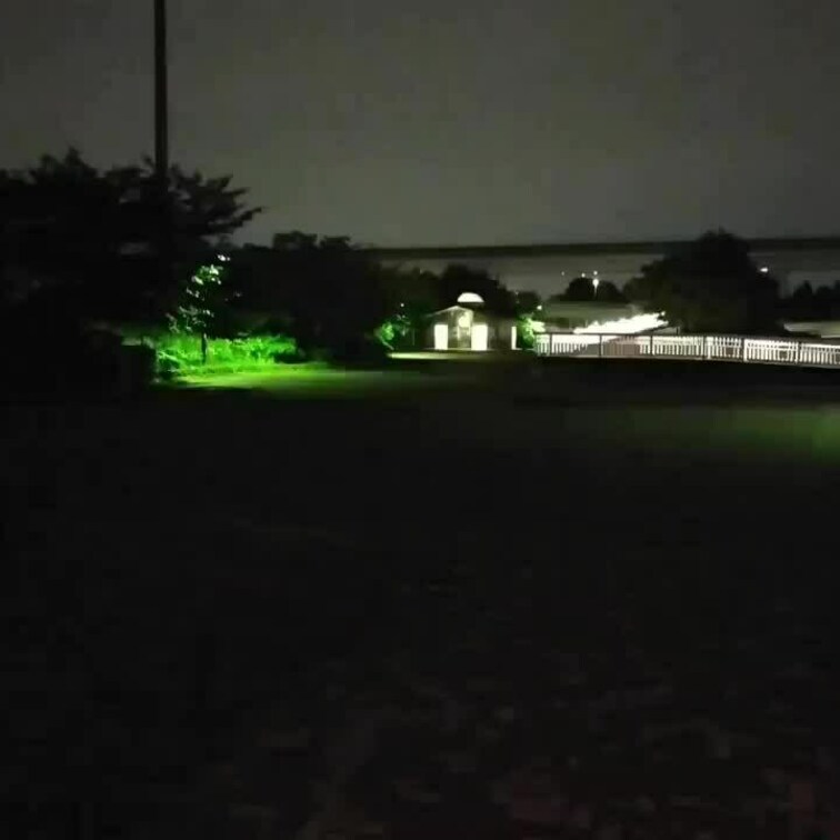 深夜の公園
といれに巨乳OL放置
最後に予想もしなかったハプニングが！