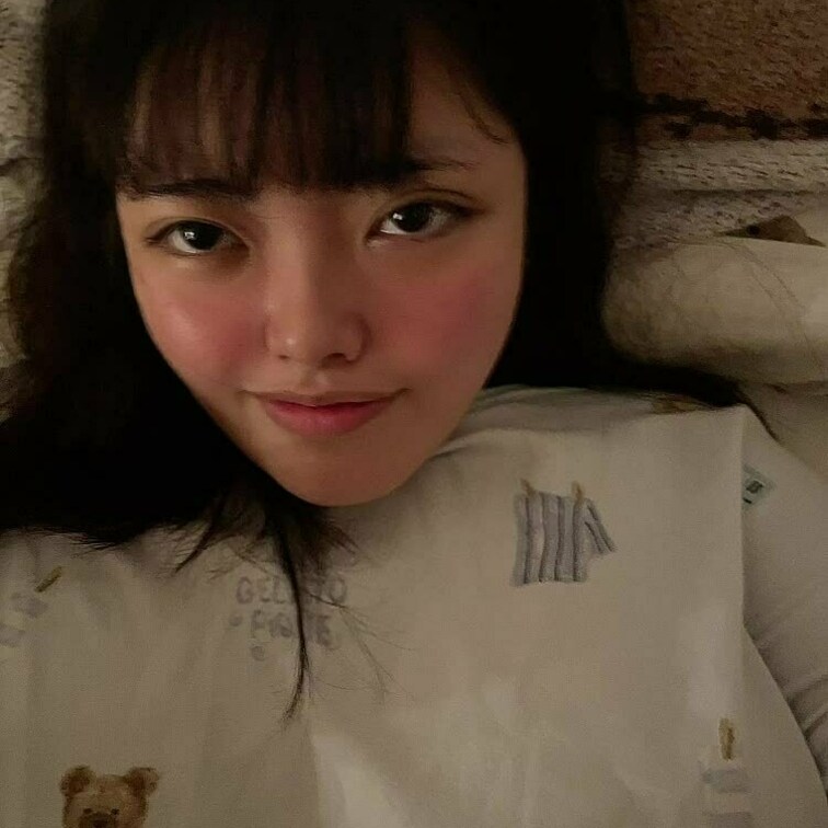 カメラに向かってニコニコしてるだけの動画だよ🤥💗笑
