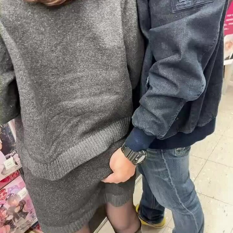 初めてのプレイ…♡
知らない男性にアダショで触ってもらいました♡♡♡
すごく興奮しちゃった🥺♡
もっと触って欲しか