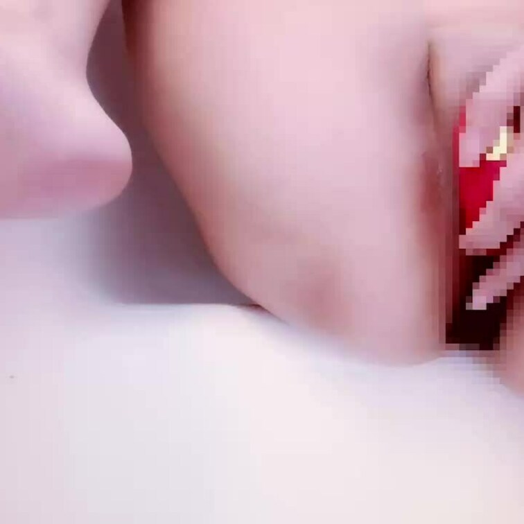 赤タラでクリ吸わせて、アナルプラグの中サイズをアクメでひりだしました。
ひりだしアクメ気持ち良すぎる