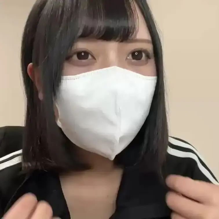 【りん 19 歳】

りんさんのライブ配信動画です
生ライブ配信だと、1 回の有料配信を視聴すると、おおよそ平均 