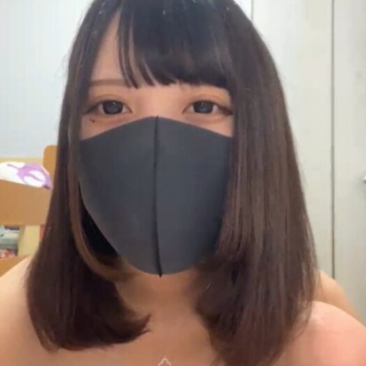 【りん 18 歳】

りんさんのライブ配信動画です
生配信 だと、1 回の有料配信を視聴すると、おおよそ平均 5,