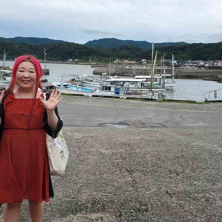 りほさん。フリーモデルでしたが私がスカウトしていきなり一般男性大量参加の和歌山混浴オフ会に連れて行きました。写真では笑顔