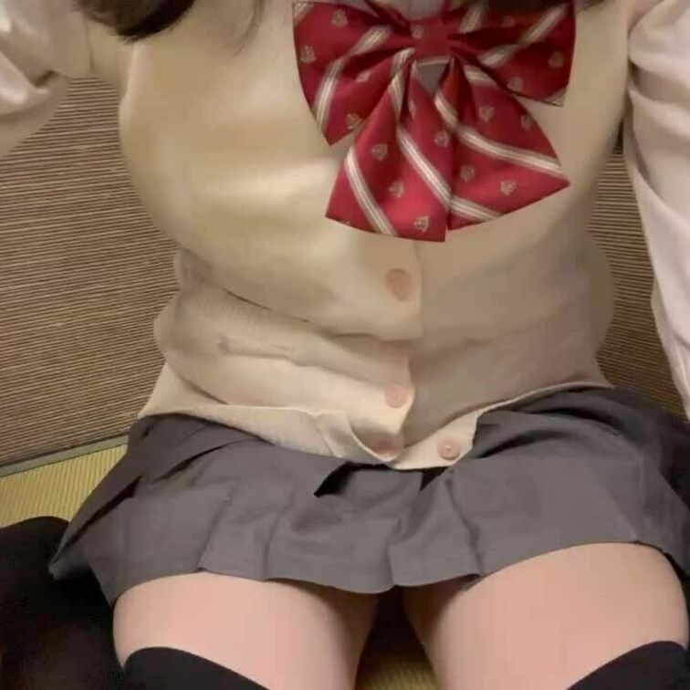 過去動画をサブスク投稿＋αで単品にて投稿します✨

制服着たままア○ルオナニー//
ア○ル指サック使ってみました♡