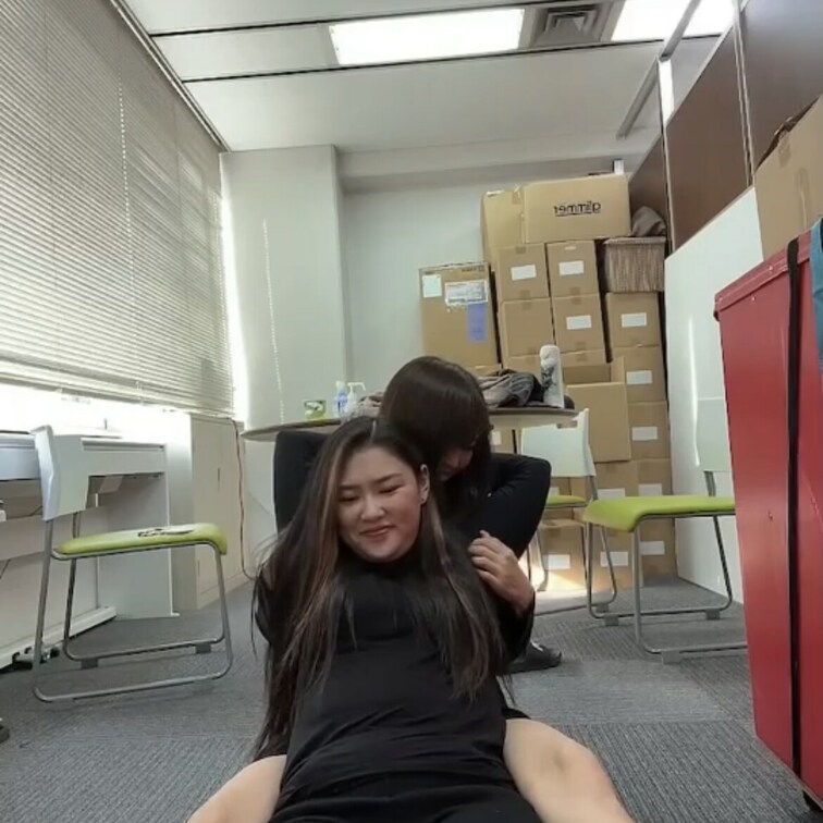 皆様いつもご購入ありがとうございます☺️
今回のくすぐり動画はこちらです👍

是非見てあげてくださいね(  ˆОˆ