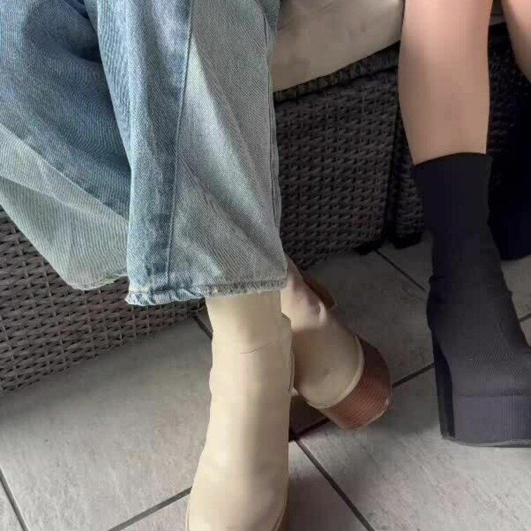 パンスト靴下&パンスト足裏
ブーツで熟成されたえちえちな脚