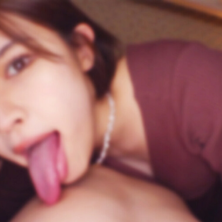 【事務所に内緒で投稿】ツイッターがバズって、ある界隈で有名になったタレントの卵!?

こちらのショートVerになりま