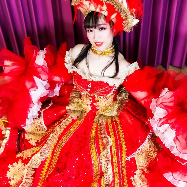本日☆楽日☆
熱海銀座劇場にて、
ストリッパー 結奈美子さんの20周年公演です。

周年衣装の前撮りを担当させて