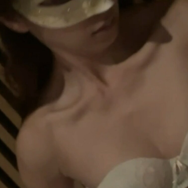 （番号　S-４）奥さんの処女作😃
オナニーしてます。

１０分２６秒の動画。

ファンクラブ❤️でspecia
