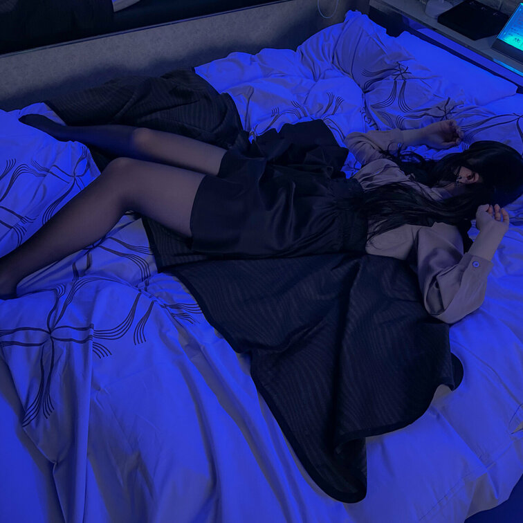 今日の20時に新しい動画をアップしますっ✨
19歳女子大生のあの初体験!?気持ち良すぎて無許可中出し
この続きが見た