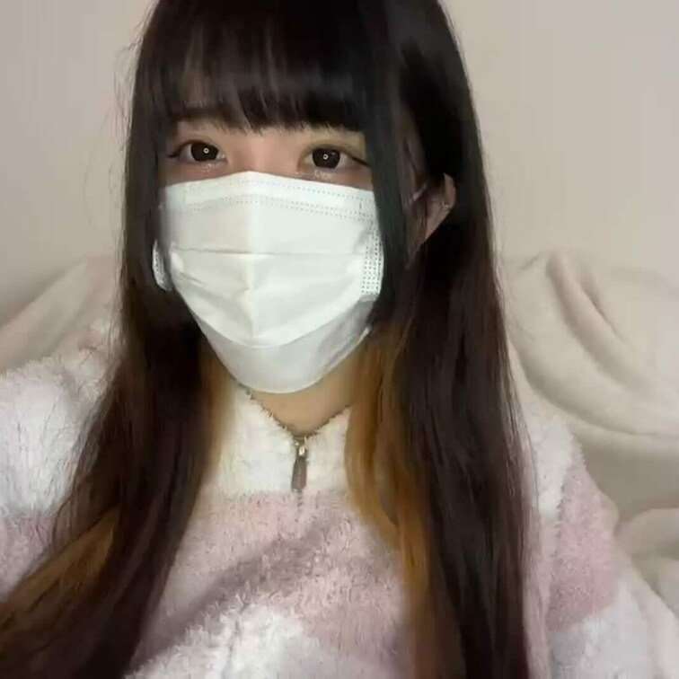 【みれい 20 歳】

みれいさんのライブ配信動画です
生配信 だと、1 回の有料配信を視聴すると、おおよそ平均 