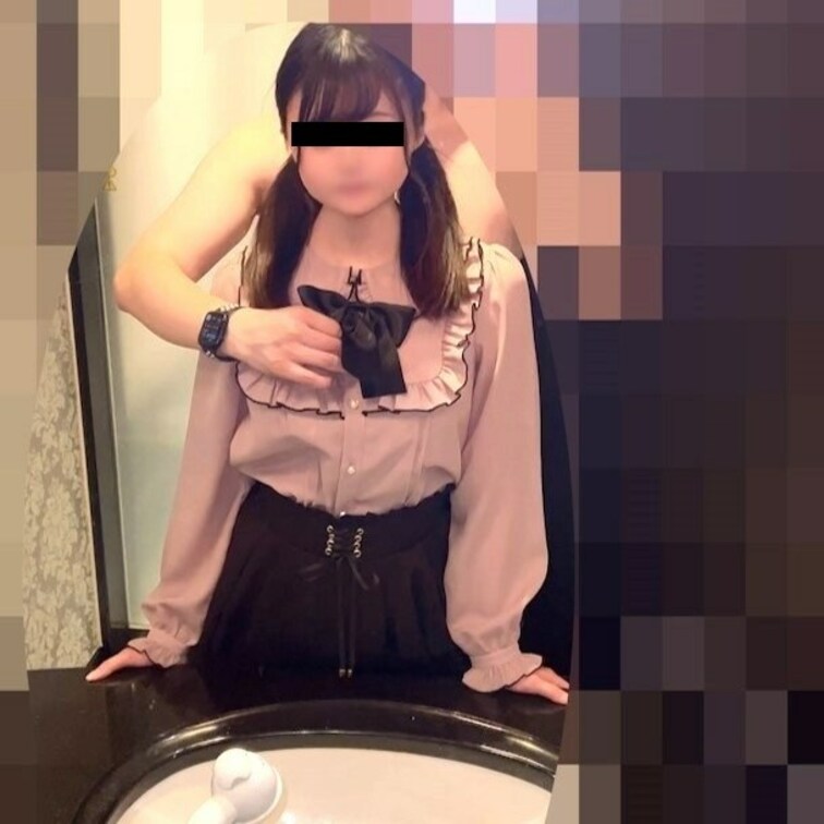 お風呂フェラ【新人女子大生】素朴で可愛らしい子と。成長した大人のカラダを堪能しながら、お風呂でフェラしてもらいました。射