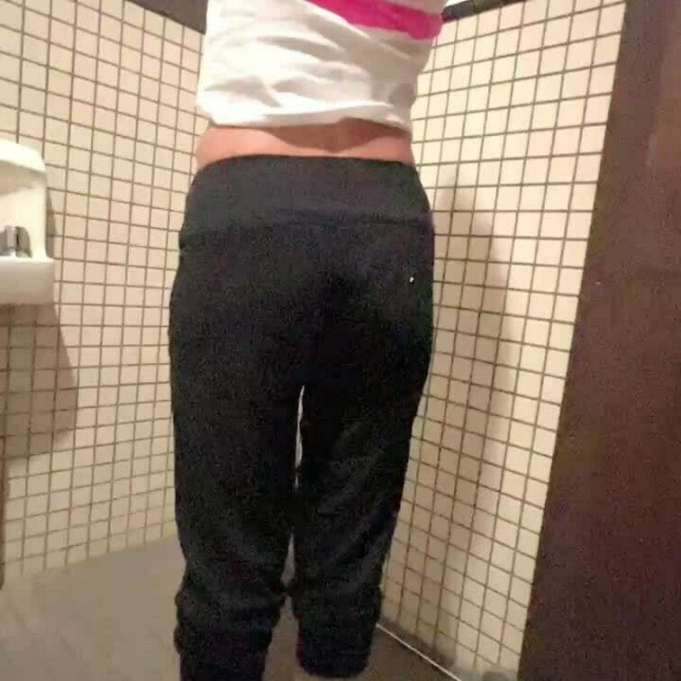 着替えの時間ですね💕
脱ぎ脱ぎ😍
最後はサービスショット👍