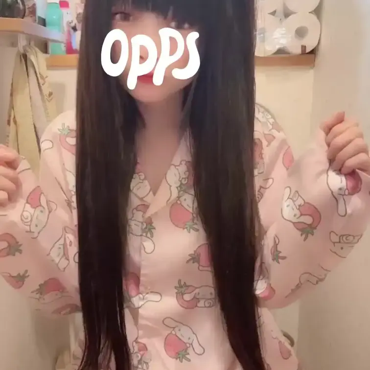 トイレからおはよう❤️
パジャマでおしっこ💕