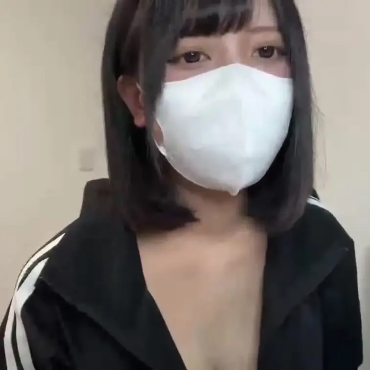 【りん 19 歳】

りんさんのライブ配信動画です
生ライブ配信だと、1 回の有料配信を視聴すると、おおよそ平均 