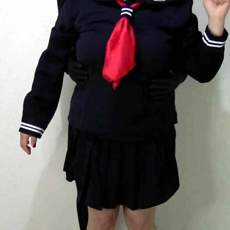 潮吹きクイーンほえーるちゃん
新シリーズ
セーラー服と潮吹関銃
第一章
セーラー服の下は？

どうなってるか