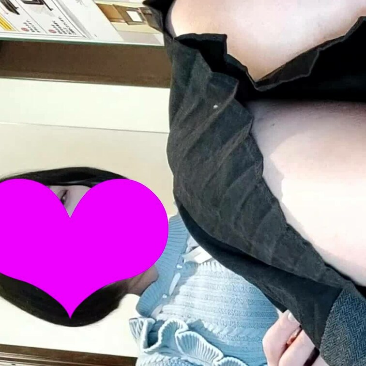 翼ちゃんのネットカフェで私物の靴を舐めさせたり顔面踏みつけたり２最終章
翼ちゃんとネットカフェでプレイ！ネットに集中し