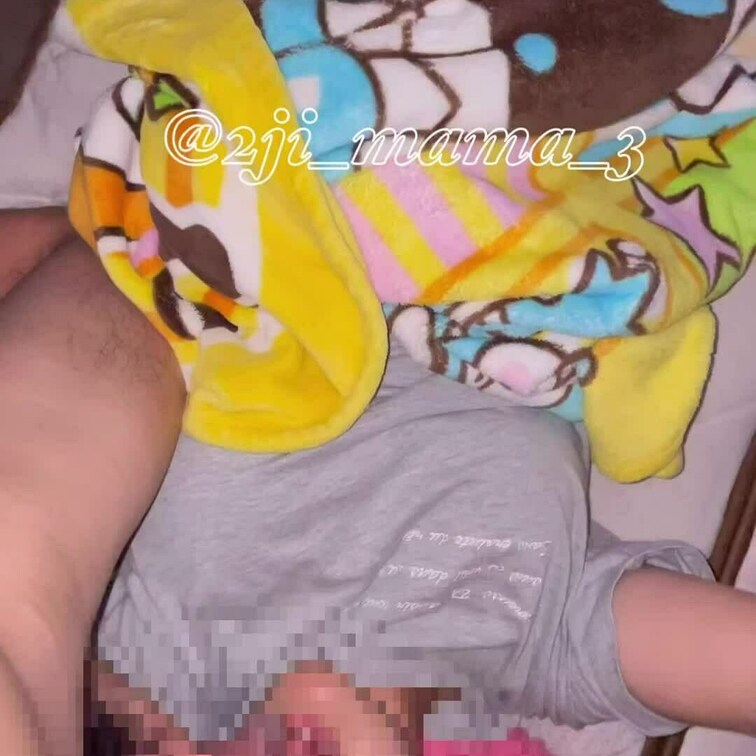 前回の続き🎶
妻のまんこを気持ちよくしたあとは妻の口で気持ちよくしてもらいました😍
ただ妻はこの時も気持ちよくなって