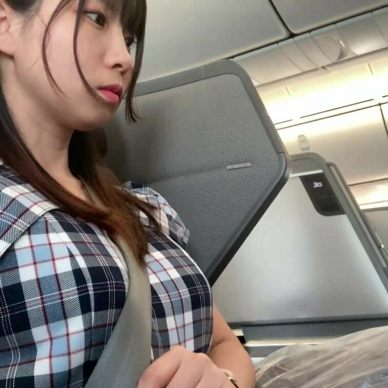 ⚠️【豪華VIP見放題∞】に含まれています。

シートベルトで、おっぱい強調しました。