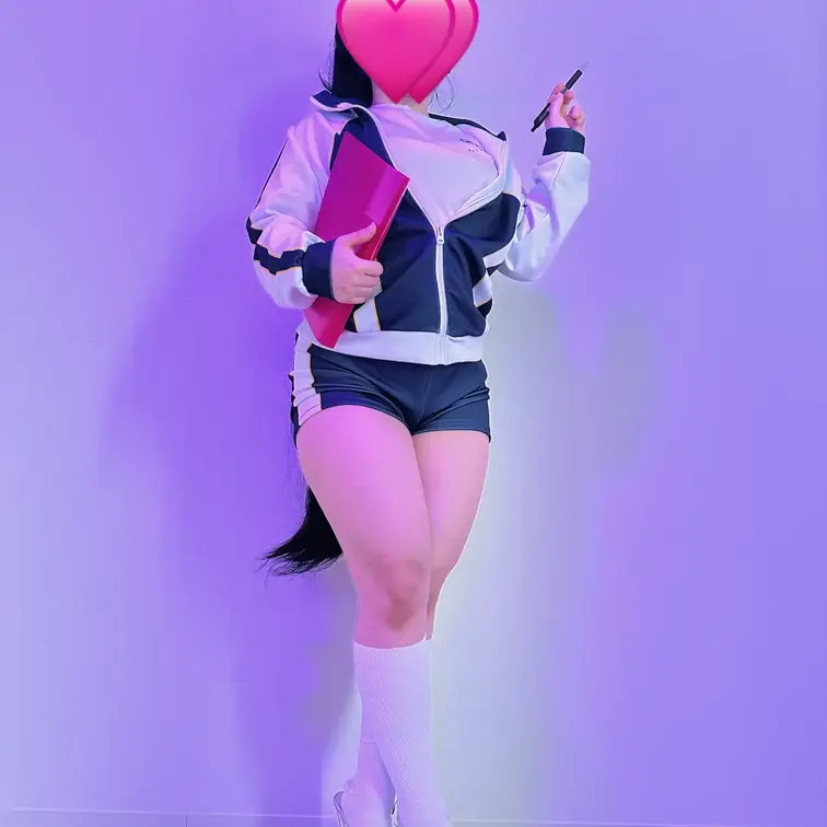 じゃん✨ブ◯アカコスプレ☺️
ムチムチなハ◯ミちゃん🐦‍⬛💕
えちえちな動画は明日載せるね😘
