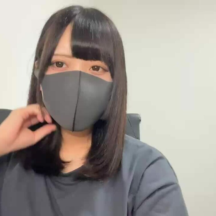 【りん 18 歳】

りんさんのライブ配信動画です
生配信 だと、1 回の有料配信を視聴すると、おおよそ平均 5,