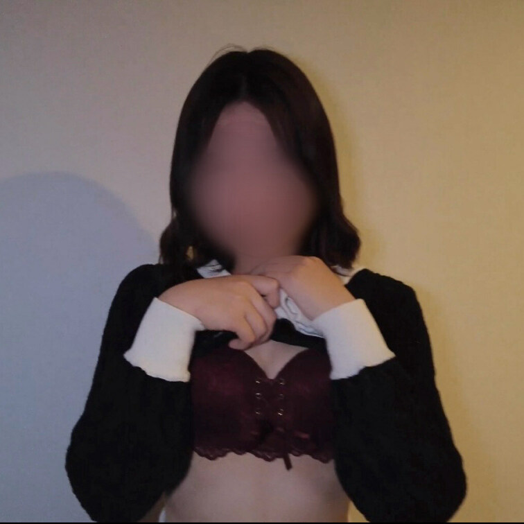 こちらは女の子がどんな子がよく分かる会話シーン、下着チェックがメインのサンプルになります。※特に身バレを気にする子なので