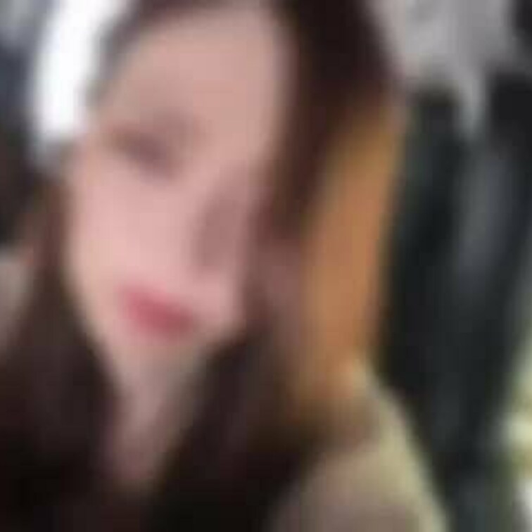 車の後部座席で背面座位♡
見られちゃうかもって思うと、いつもより興奮しちゃう♡