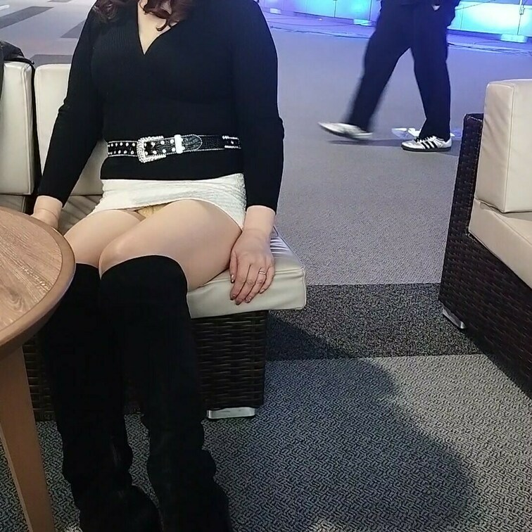 休憩スペースで
まったり露出