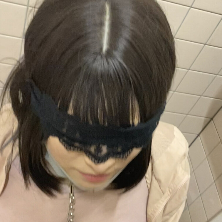 公園でオ○ニーしてたら大学生に見られて
連れて行かれて巨根でひたすらイラマされました。