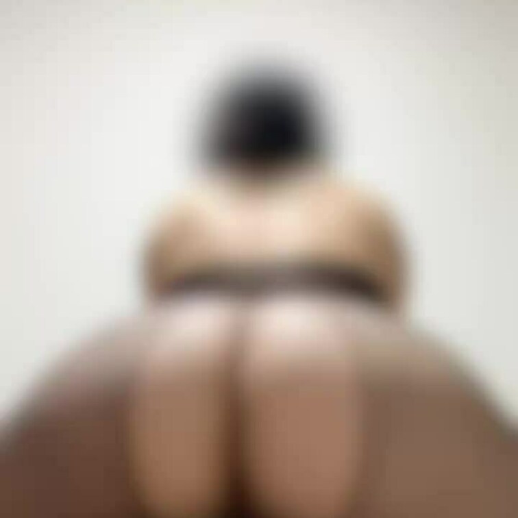 動画自体は短めですが、デカ尻が最高です
動画とってること知らずにこれやってたので、めっちゃ誘われてます😊