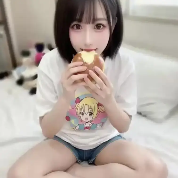 私は元気です♡食べ方汚すぎる笑