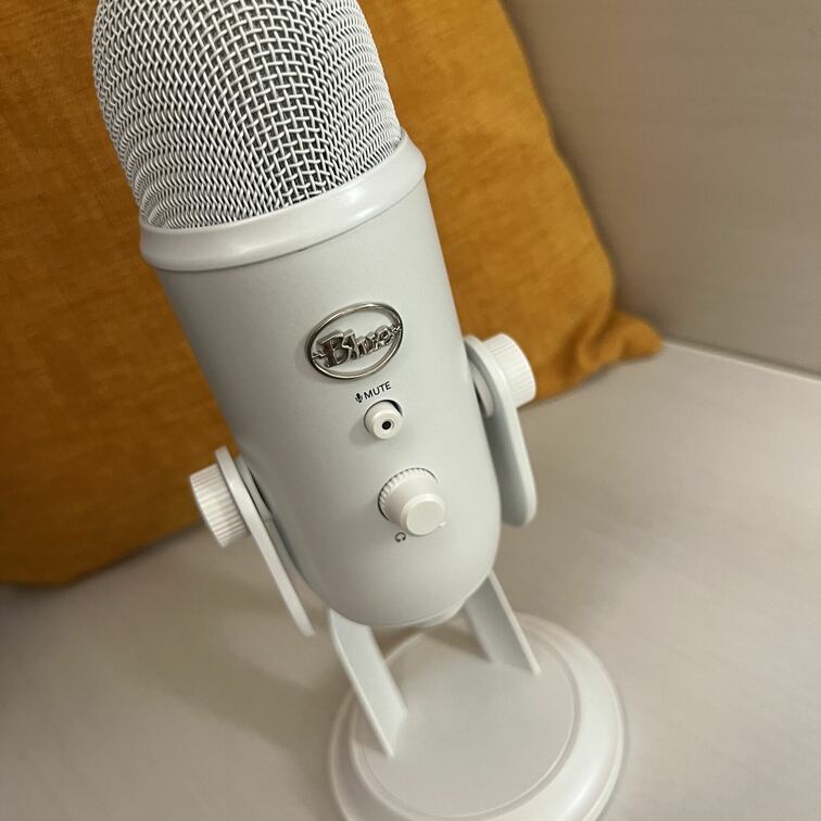 ASMR動画のためにバイノーラルマイク買いました❣️
これでよりリアルなえちえち音を皆様にも
感じでいただけたら