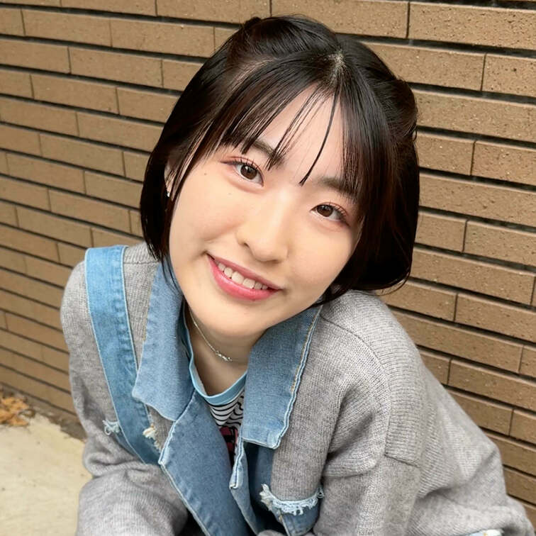 #223【SAKI 23歳】
今回ストリートスナップに協力してくれたのは、デニム切り替えコーデがお似合いのSAKIちゃ
