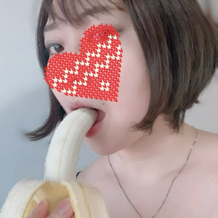 おやつにバナナ🍌
(⋆ᴗ͈ˬᴗ͈⋆)はむっ💕何気に貴重な口元かも✨