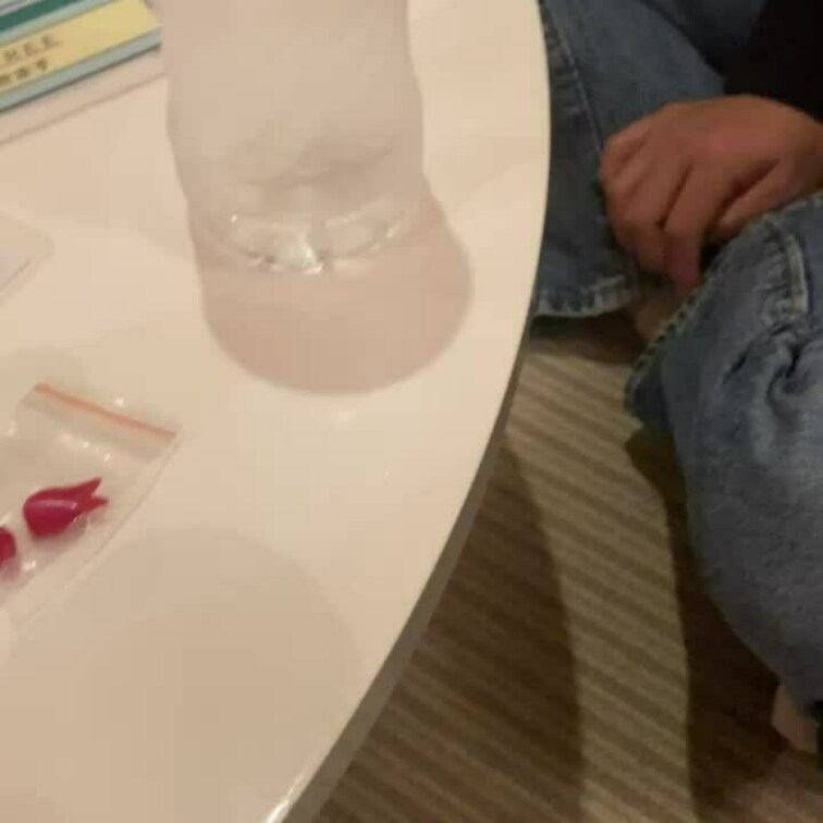 唾液を採取してる動画です　フェチ向けですみません