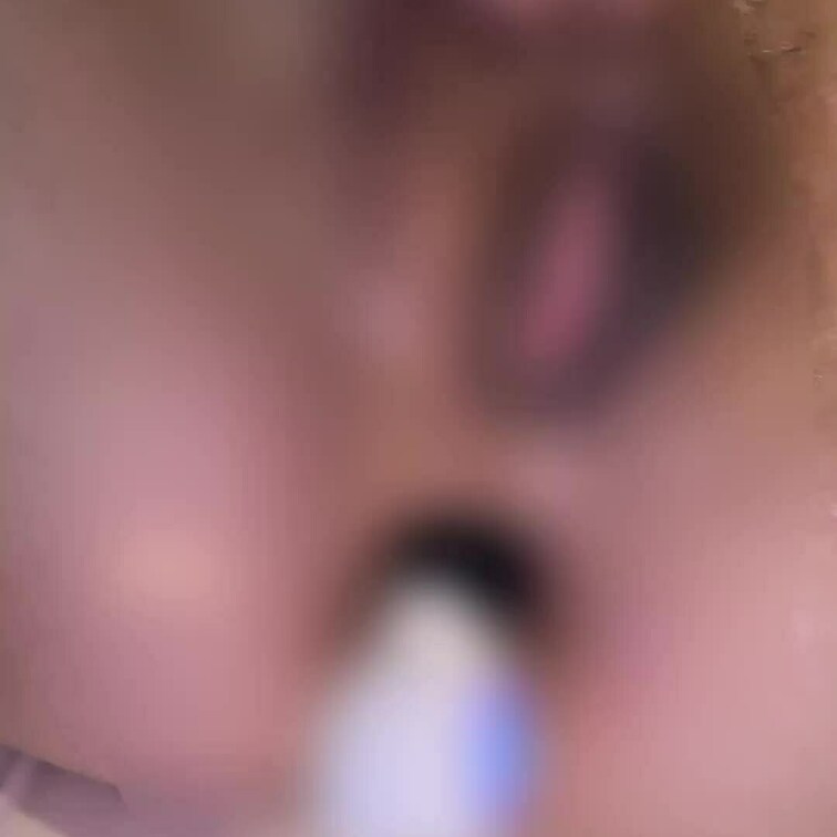 さてクイズです❤️

これはバイブでオナニーしてるのか？
実は誰かとエッチをしてるときの声なのか？

動画は繰