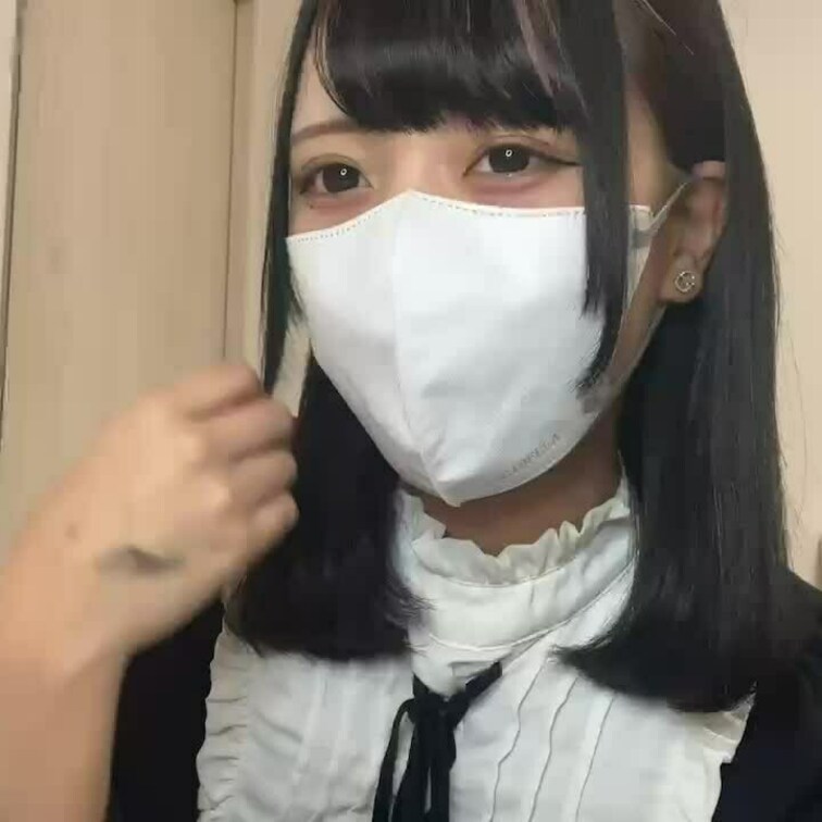 【りん 18 歳】

りんさんのライブ配信動画です
生配信 だと、1 回の有料配信を視聴すると、おおよそ平均 5,