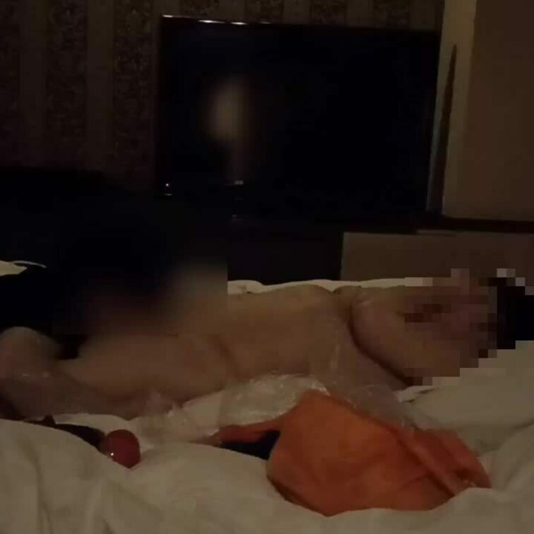 ○○○束クリ攻め

吸うやつでギブしちゃった美容師3

足ピンクンニは足同様、クリもピンと張るから感度違いますね