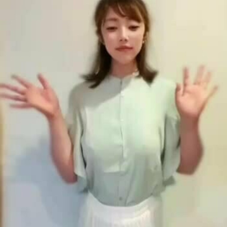 ダメだとわかっているのですが、人のお家で昼なのに脱いでしまいました…

よかったらコメントいただけると嬉しいです♪