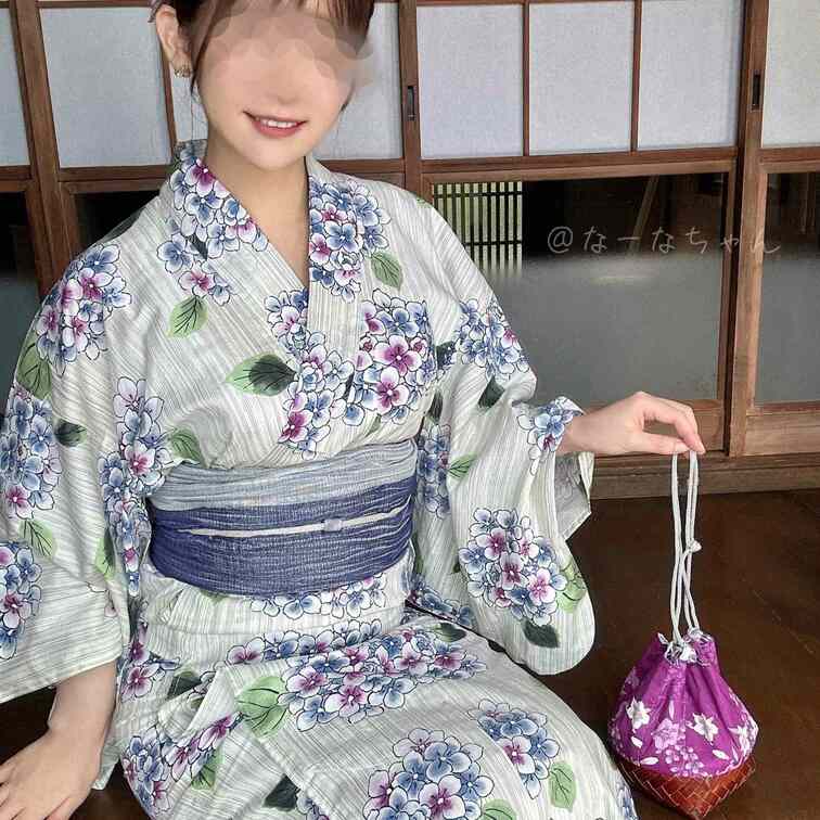 浴衣を着たよ〜👘🎋✨
お祭り一緒にいこう♡

そしてお祭りのあとは…〇〇〇だよね🙈♡
