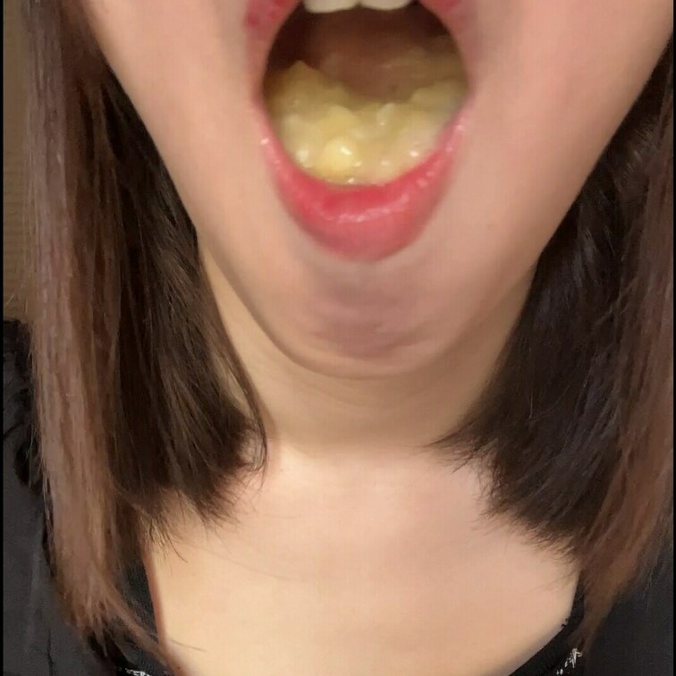 大人気YouTuber声優さんのバナナフェラと咀嚼動画♡
好評配信中です！→ https://myfans.jp/po