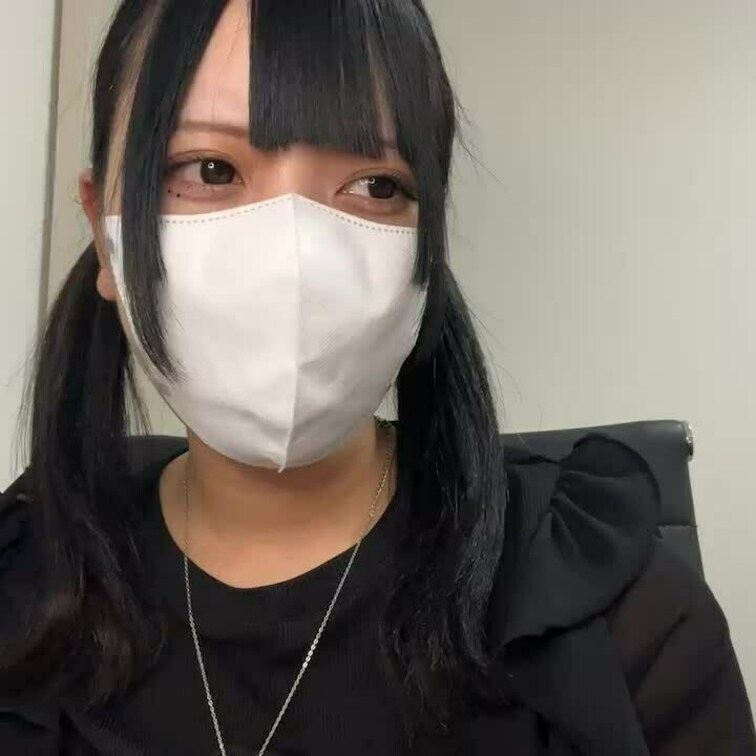 【りん 18 歳】

りんさんのライブ配信動画です
生配信 だと、1 回の有料配信を視聴すると、おおよそ平均 5,