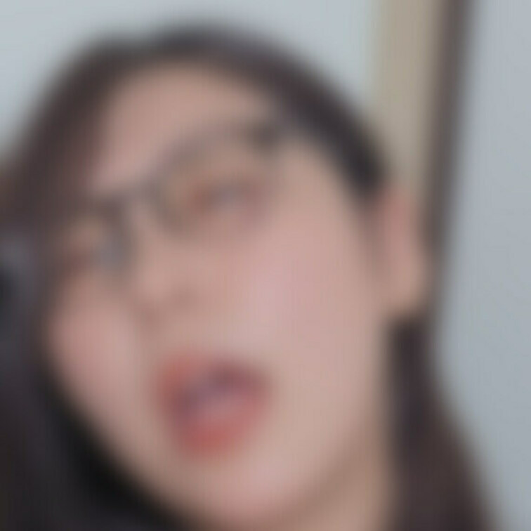 I masturbated in light makeup and stiff glasses✌.

I thoug