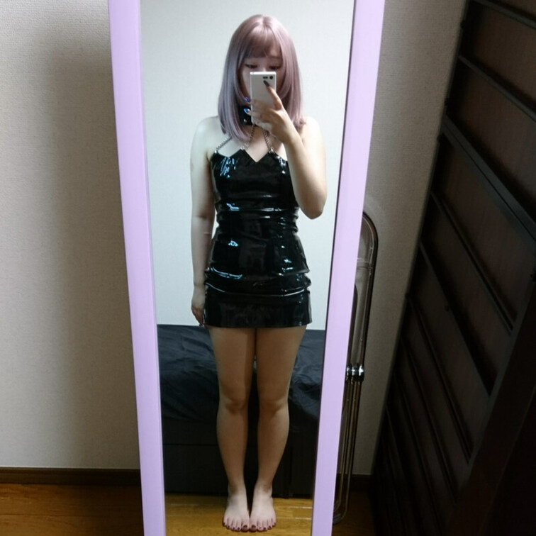 鏡撮りすると丸わかり
もうこの服着れないくらい太った💦
 (´・ω・｀)

あー秋の味覚がすぐそこにあるのに
