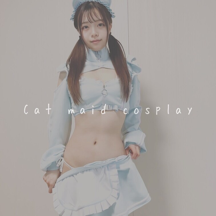 猫メイドのコスプレしてみました❣️
最後はブラ外してパンティ脱いで、、恥ずかしい(｡>﹏<｡)