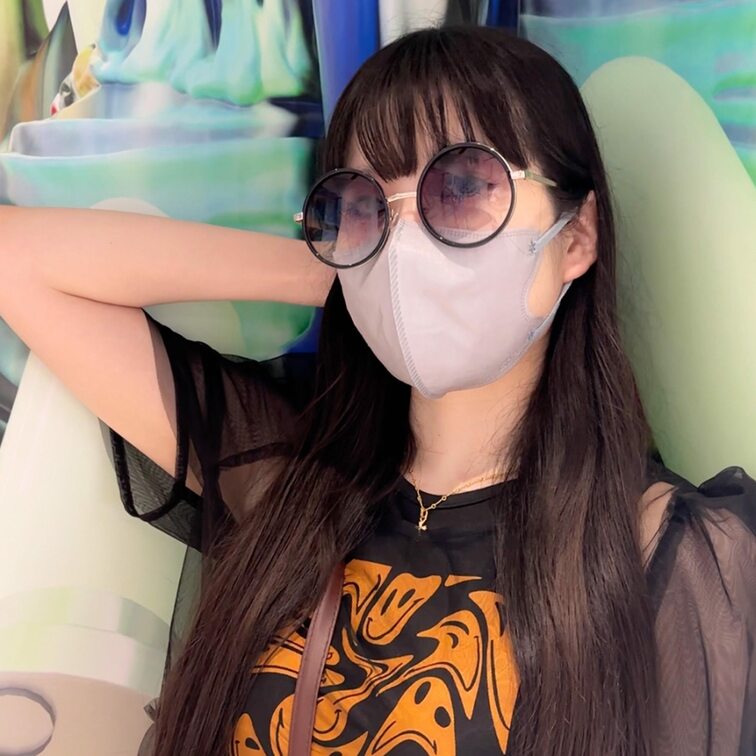 #73【SATOMI 25歳】
今回ストリートスナップに協力してくれたのは、モードな着こなしでオシャレ上級者のSATO